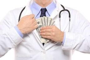 el médico recibió dinero para la cirugía de agrandamiento del pene